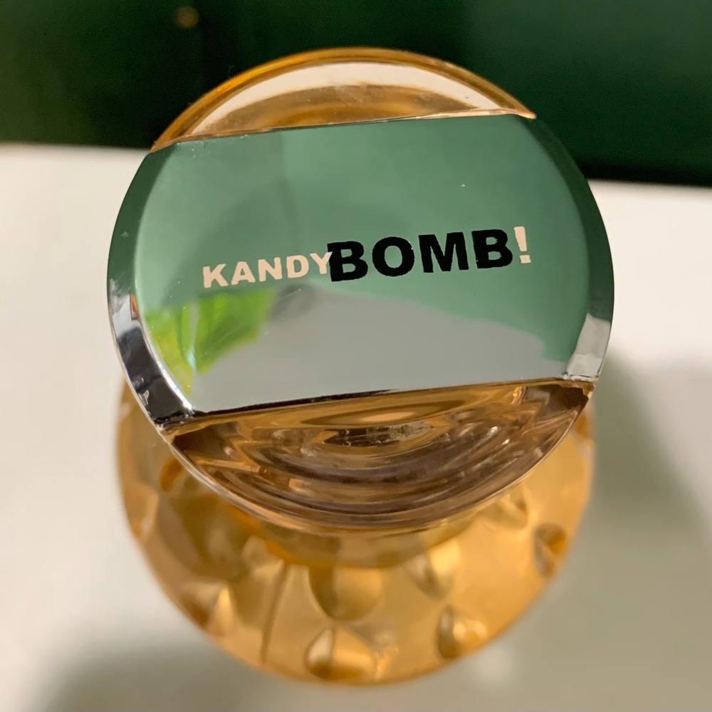 Kandi Bomb Vanilla Thrilla - Picture 2 of 3